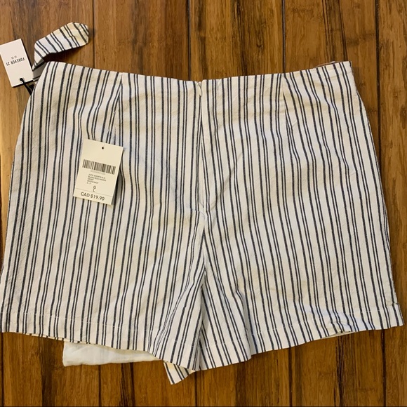 🦋2/$15🦋 NWT Forever21 Striped Mini Skort - Picture 2 of 2